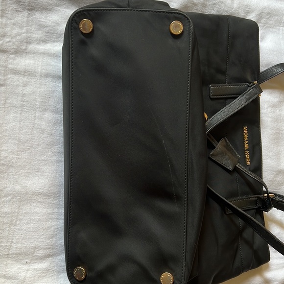 Michael Kors jet set nylon bag black color. - Picture 11 of 13